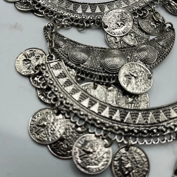 Unique chunky metal gypsy coin necklace - Picture 5 of 8